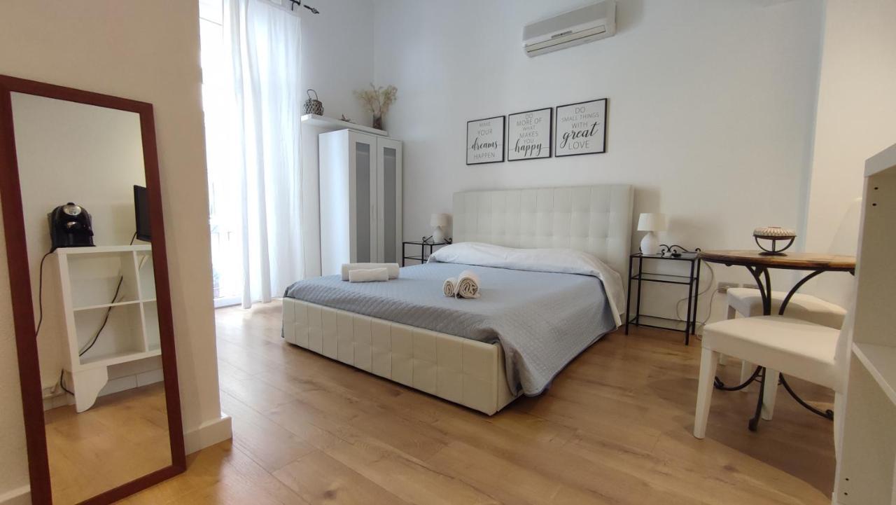 Bed and Breakfast Living Cagliari Marina Экстерьер фото